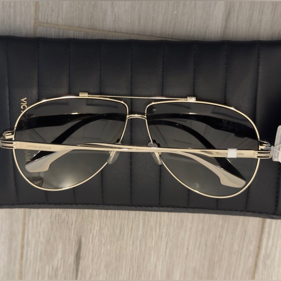 Victoria Beckham Aviator Sunglasses - Picture 9 of 10